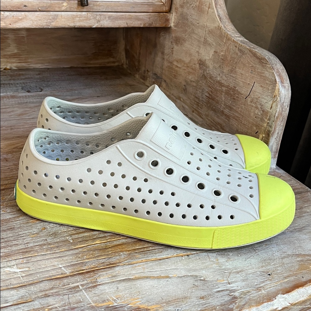 🩶Native Shoes Jefferson pull on Men 5 / Women’s 7 grey / green neon